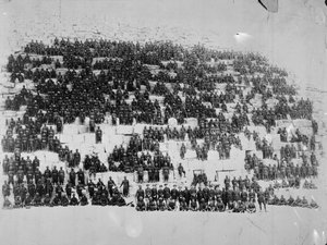 Les 38e Dogras posant sur une des pyramides, Égypte, 1918 - English Photographer